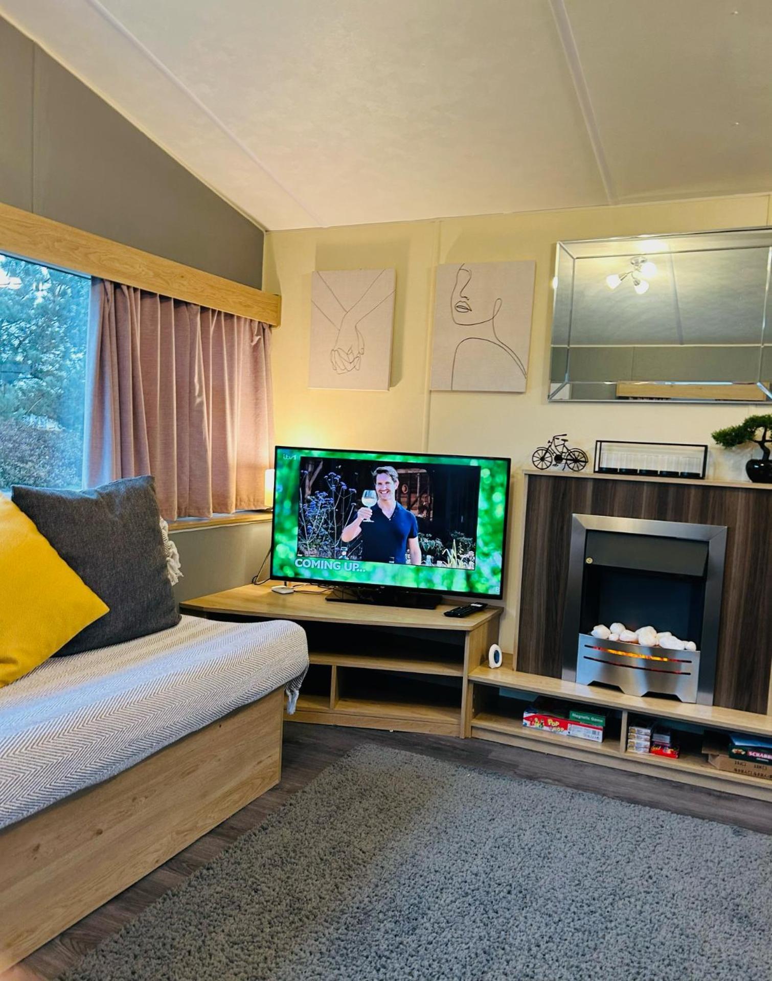 Beautiful 8 Birth Holiday Home - Tattershall Lakes Exteriör bild